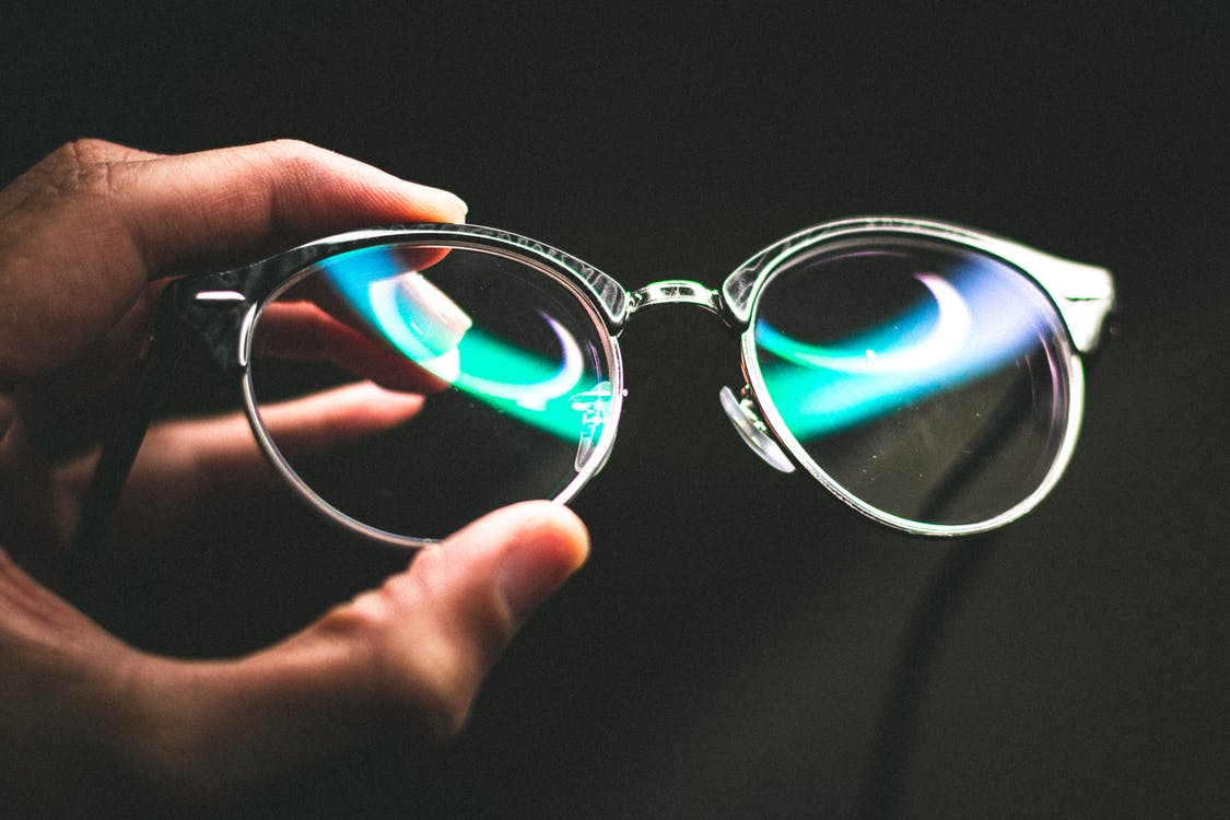 Can You Wear Blue Light Glasses with Contacts?