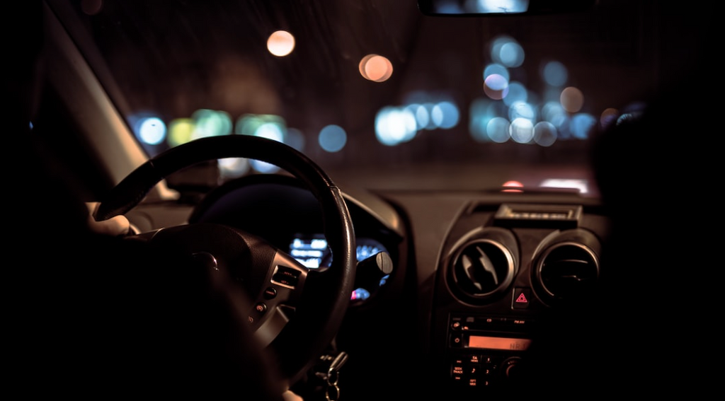 How to Stay Safe and Comfortable While Driving at Night