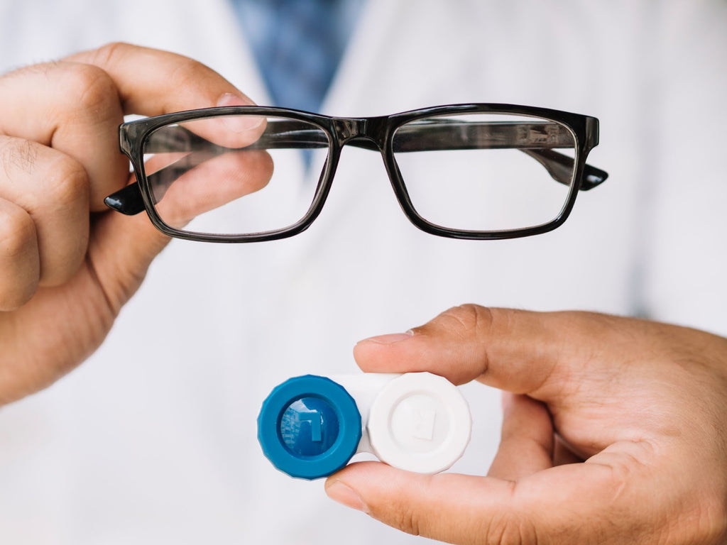 5 Reasons Why Everyone Should Use Bi-weekly Contact Lenses